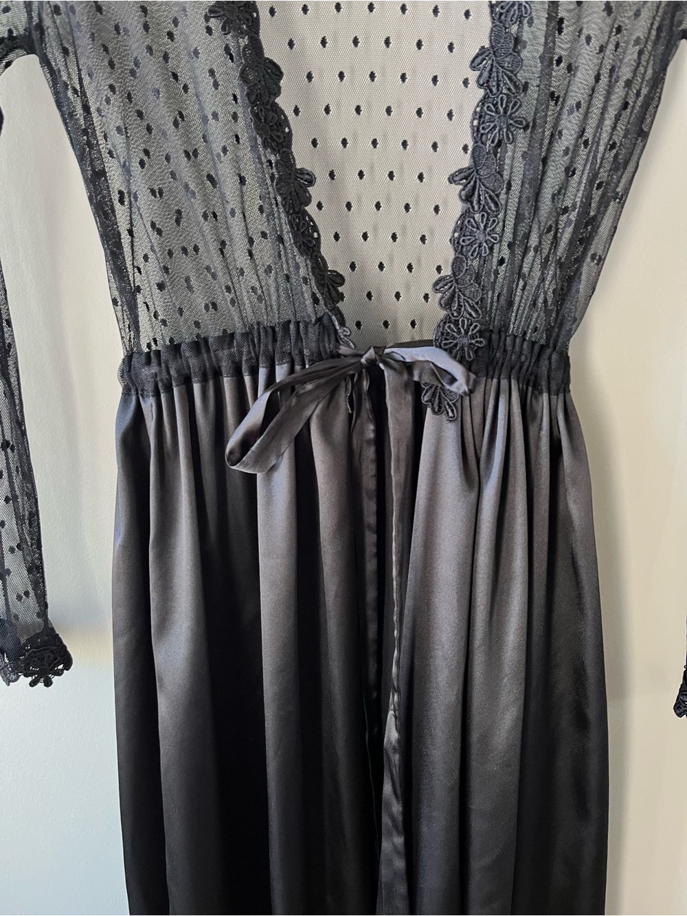 Flora Nikrooz Black Sheer Lace Bodice Embroidered Trim Long Robe Size Small - Picture 8 of 11